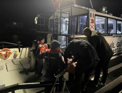 Gökçeada'da Rahatsizlanan Vatandas Tahliye Edildi