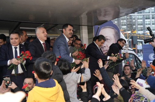 İstanbul Adayı Murat Kurum'dan Esenler'e ziyaret! 'Omuz omuza çalışacağız...'