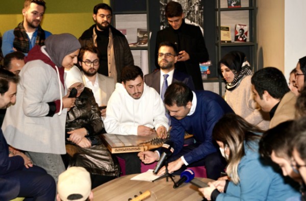 Murat Kurum gençlere söz verdi: Yüzde 40'lık indirim kararını uygulayacağız!