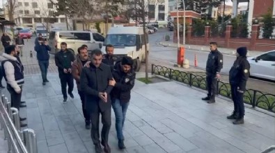 Büyükçekmece Belediyesi önündeki gazetecilere saldırı! 3 kişi tutuklandı