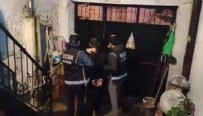 İzmir'de silah tacirlerine darbe vuruldu: 8 gözaltı Haberi