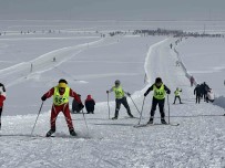 Yüksekova'da Düzenlenen Türkiye Kayakli Kosu Eleme Yarismasi Sona Erdi