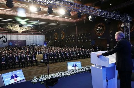 Başkan Erdoğan açıkladı! Cumhuriyet tarihinin ihracat rekoru kırıldı
