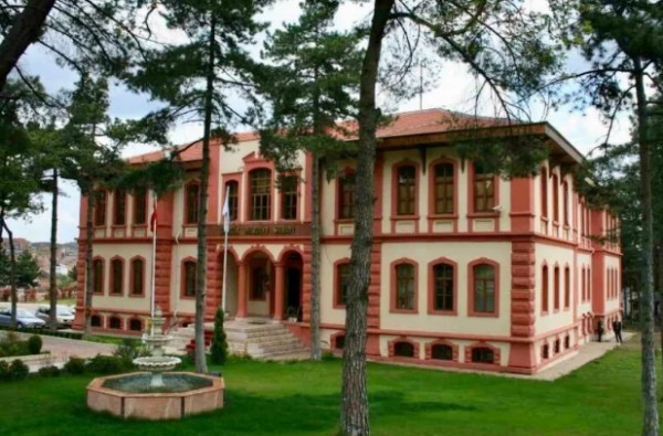 İşte CHP belediyeciliği! Mağduru oynamak isterken bir skandala imza attı: Enkaz devraldık