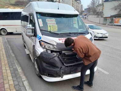 Bilecik'te Minibüs Ile Midibüsün Çarpismasi Sonucu 1 Kisi Yaralandi