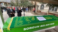 Esini Ve Kizini Öldürdükten Sonra Intihar Eden Polis Ile Esinin Cenazesi Yozgat'ta Topraga Verildi Haberi