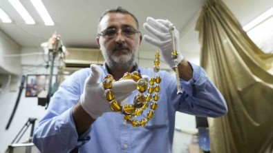 2.5 Yilda, 6 Milyon Liralik 4 Tesbih Tasarladi