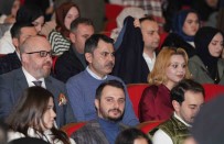 IBB Baskan Adayi Murat Kurum Gençlerle 'Aybüke Açiklamasi Ögretmen Oldum Ben' Filmini Izledi