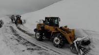 Bayburt'un Yüksek Kesimlerinde Kar Yagisi Etkili Oldu