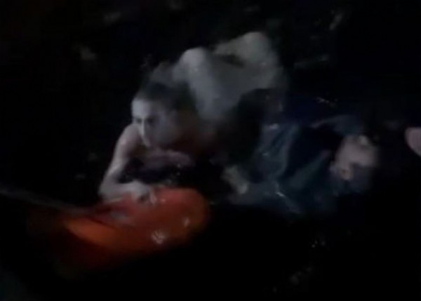Vapurdan düştü! Boğazda can pazarı!