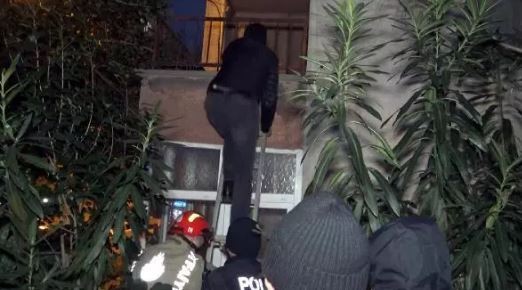 Emekli öğretmenin acı sonu: Cansız bedeni çöp evinde bulundu