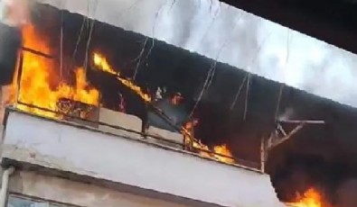 Bursa'da yangın paniği: Mobilya imalathanesi alev alev yandı!