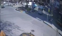 Izmir'de Servis Araciyla Çarpisan Yolcu Minibüsü Devrildi Açiklamasi O Anlar Kamerada