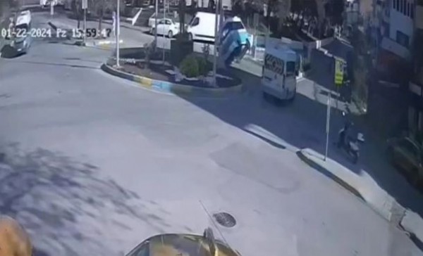 İzmir'de yolcu minibüsü devrildi! 5 yaralı