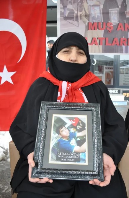 HDP önündeki evlat nöbeti devam ediyor