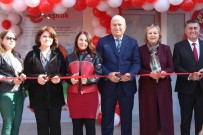 Efeler'de Onbesinci Kitap Kafe Açildi