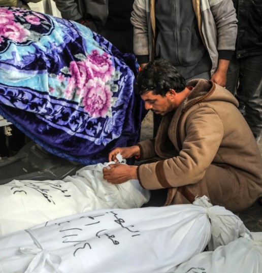 Savaşta son durum! Gazze'de saldırılarda can kaybı 25 bin 700'e çıktı