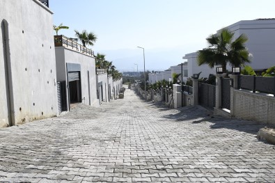 Kusadasi Sogucak Mahallesi Yeni Yollarina Kavusuyor