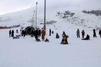 Yariyil Tatili Kayak Merkezlerine Yaradi, Oteller Doldu Tasti