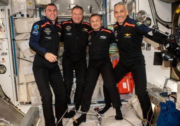 Alper Gezeravcı Axiom'a uzaydan bağlandı! En merak edilen soru yerçekimsizlik: Muhteşem bir his...