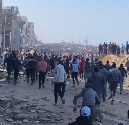 Katil İsrail yardım bekleyen Gazzelilere kurşun yağdırdı: Çok sayıda ölü var