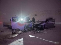 Bingöl'de Kamyonet Ile Otomobil Çarpisti Açiklamasi 1 Ölü, 6 Yarali Haberi