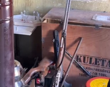 Kütahya'da Kuru Siki Tabancalari Gerçek Silaha Çeviren Sahis Yakalandi