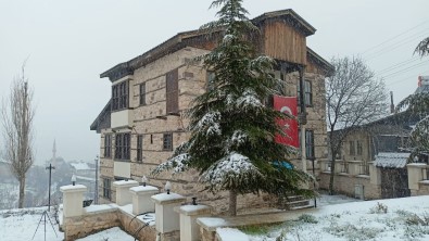 Sakin Sehir Arapgir Beyaza Büründü, Kartpostallik Görüntüler Ortaya Çikti