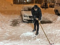 Yüksekova'da Kar Yagisi Basladi