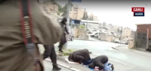 İsrail polisinden, Mescid-i Aksa çevresinde Filistinlilere müdahale