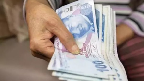 Milyonlarca emekli merakla bekliyordu! Ek zam ödemesi için takvim netleşti