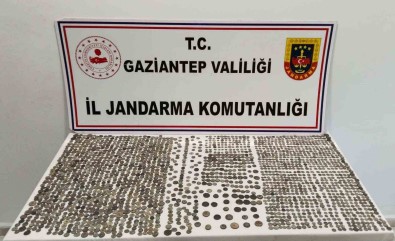 Gaziantep'te Roma Dönemine Ait 2 Bin 51 Adet Gümüs Sikke Ele Geçirildi