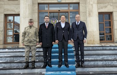 Tatvan Ilçe Kaymakami Ve Ilçe Emniyet Müdürü Birinci Sinifa Terfi Etti