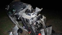 Yoldan Çikan Otomobil Defalarca Takla Atarak Hurdaya Döndü Açiklamasi 2 Yarali