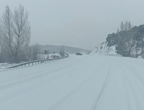 Çamlibel'de Karda Kayan Ve Güçlükle Duran Araç Kamerada
