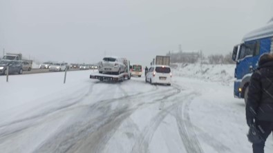 Kar Ankara-Kirikkale Yolunda Ulasimda Aksamalara Neden Oldu