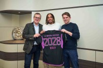 Sacha Boey Resmen Bayern Münih'te