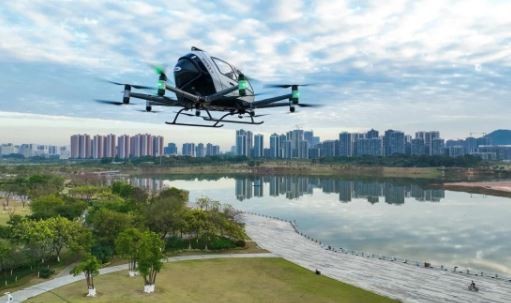 Uçan taksi devri başlıyor: Çinli EHang ilk ticari uçuşunu yaptı