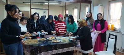 Insanlik Için Elden Ele Dernegi 2 Yasinda