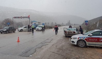 Jandarma Ekiplerinin Trafik Denetiminde 1 Milyon 549 Bin TL Ceza Kesildi