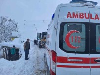 Siirt'te Yolu Kardan Kapanan Mezrada Rahatsizlanan Hamile Kadin Hastaneye Ulastirildi Haberi