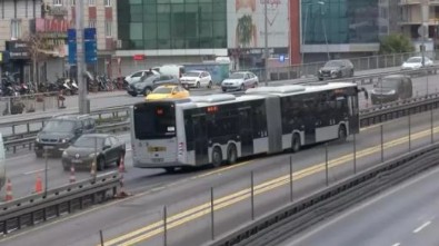 İstanbul'da bitmek bilmeyen üst geçit... İBB'nin çalışmasında vatandaşlar isyan etti