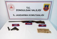 Jandarmanin Aradigi Evden Ruhsatsiz Silahlar Ele Geçirildi