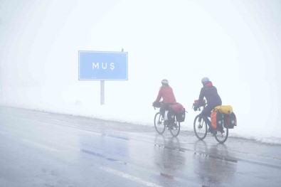 Mülteci Çocuklar Için Pedal Çeviren Gönüllülere Mus'ta Sicak Karsilama