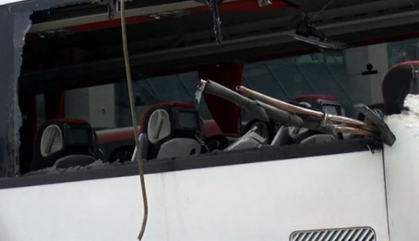 Otogarda feci kaza! İki otobüs çarpıştı: Yolcular büyük panik yaşadı!