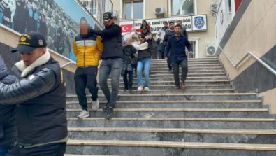 İstanbul'da emekli bankacıdan borsada yüksek kar vaadi ile dolandırıcılık