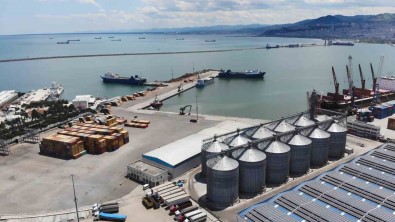 Samsun'da 2023'Te Ihracat Düstü, Ithalat Artti