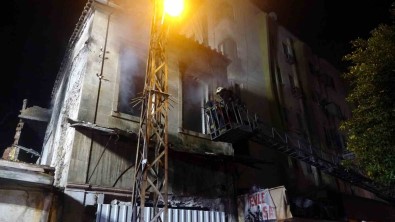 Antalya'da 250 Yillik Tarihi Konak Alev Alev Yandi