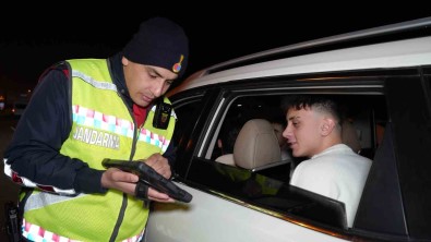 Denizli'de Jandarma Aralik Ayinda 35 Bin 702 Araci Kontrol Etti