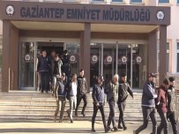 Gaziantep'te Mal-Alimi Satimi Yoluyla Vatandaslari Dolandiran Çeteye Operasyon
